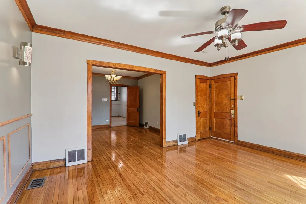 1226 West 77th Street Chicago IL 60620