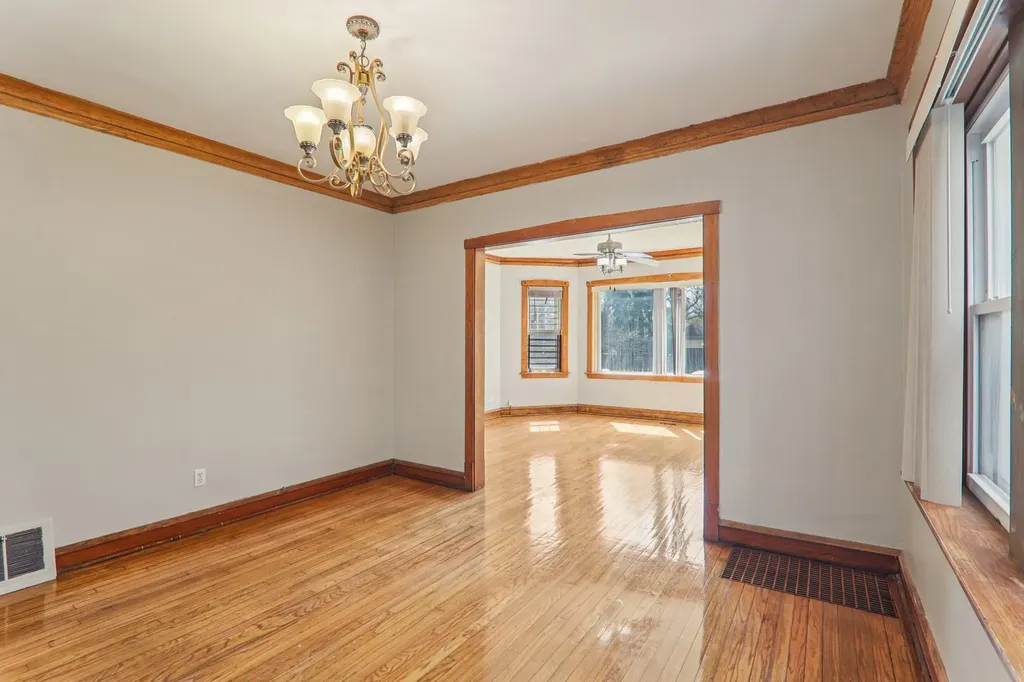1226 West 77th Street Chicago IL 60620