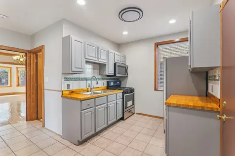 1226 West 77th Street Chicago IL 60620