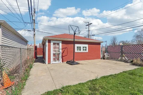 1226 West 77th Street Chicago IL 60620