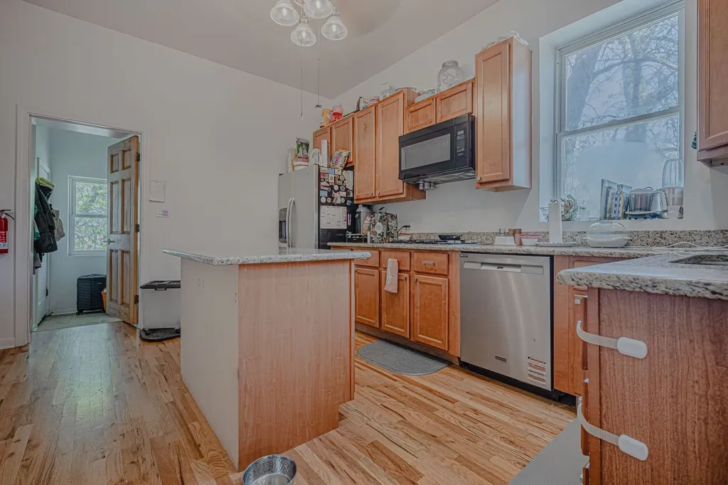 856 North Lawndale Avenue Chicago IL 60651