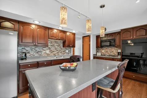 1454 Ashland Avenue Des Plaines IL 60016