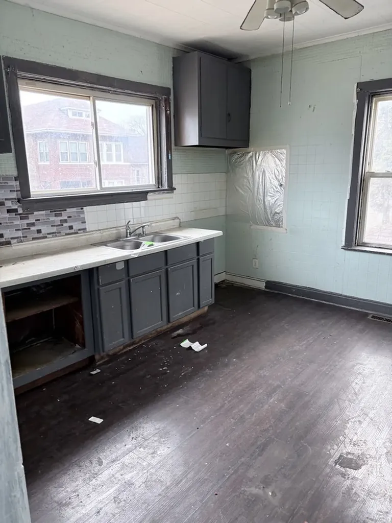 3025 East 80th Place Chicago IL 60617