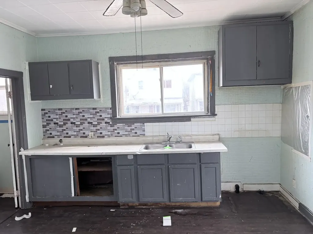 3025 East 80th Place Chicago IL 60617