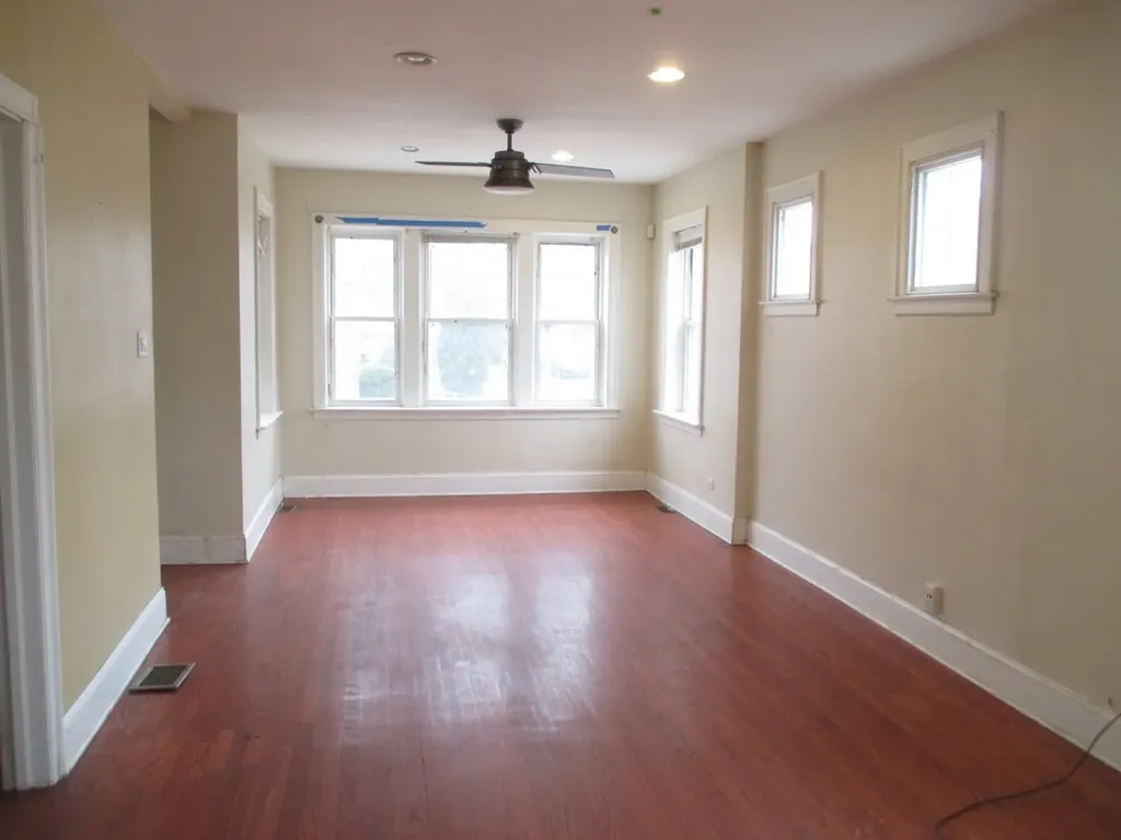 3025 East 80th Place Chicago IL 60617