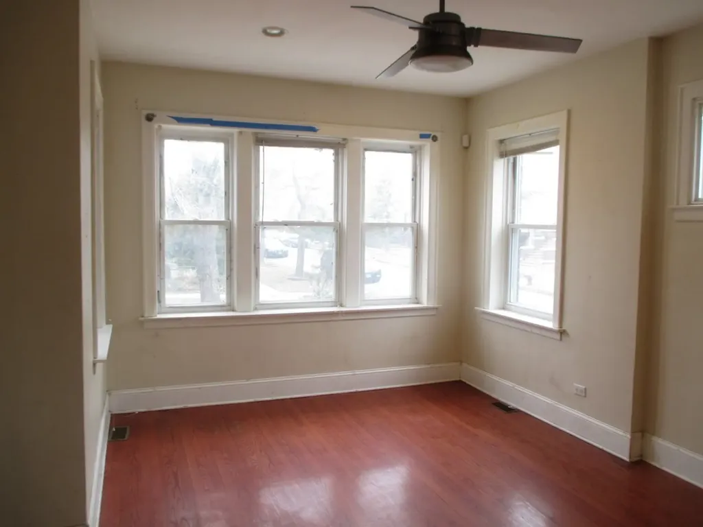 3025 East 80th Place Chicago IL 60617