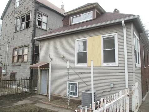 3025 East 80th Place Chicago IL 60617