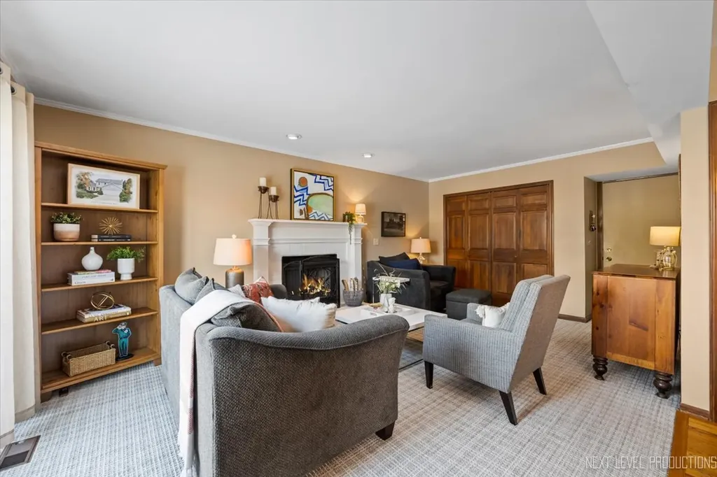 1227 Windemere Avenue Naperville IL 60564