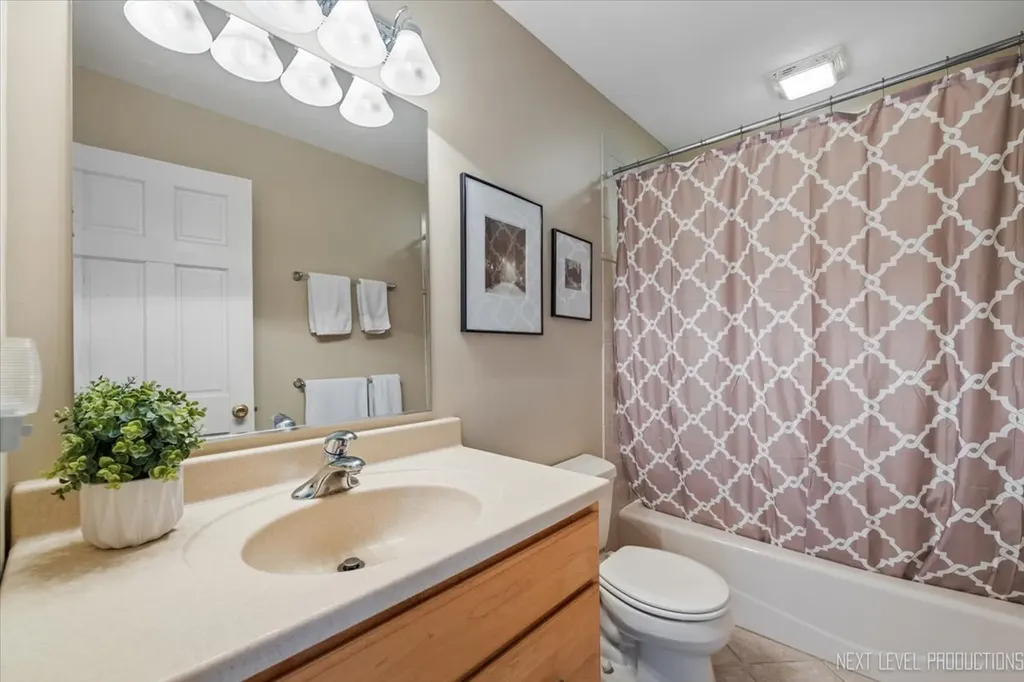 1227 Windemere Avenue Naperville IL 60564