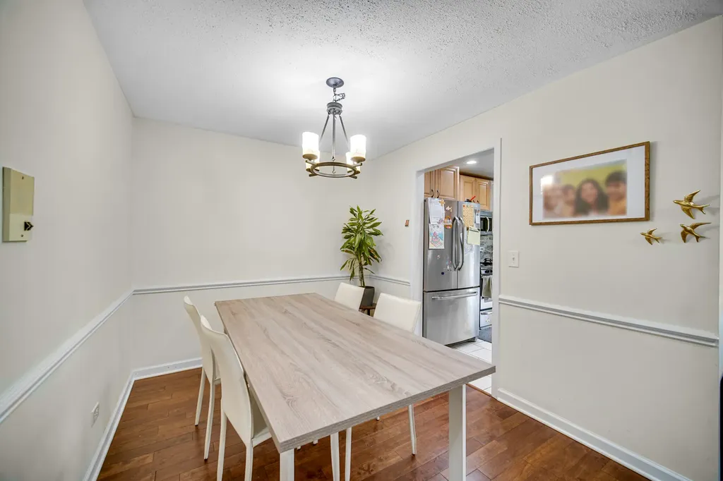 521 Cumberland Trail Roselle IL 60172