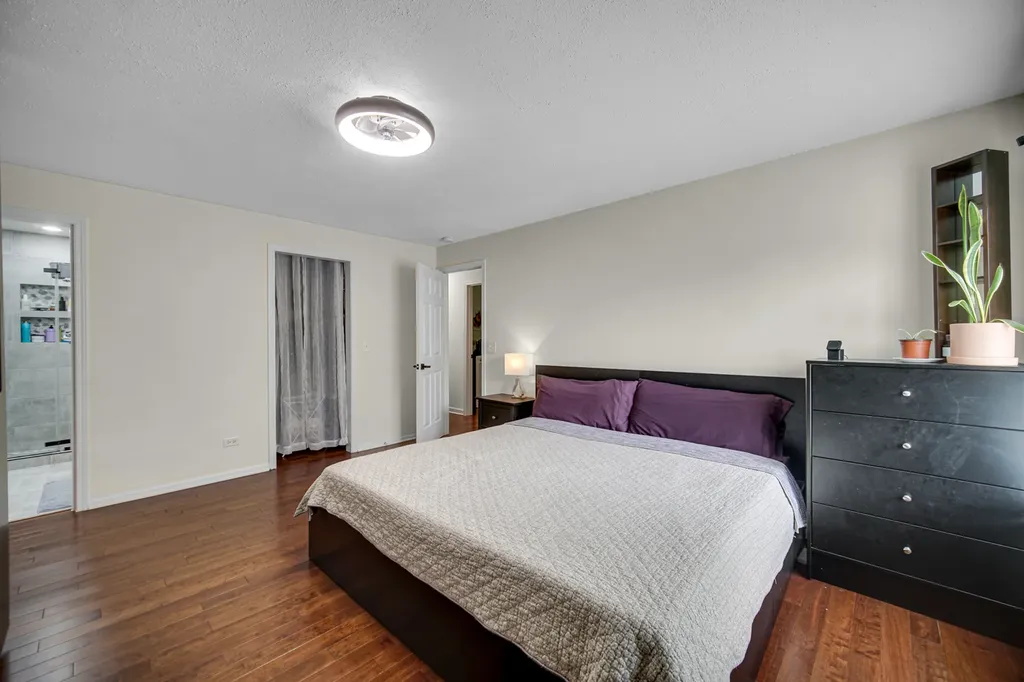 521 Cumberland Trail Roselle IL 60172