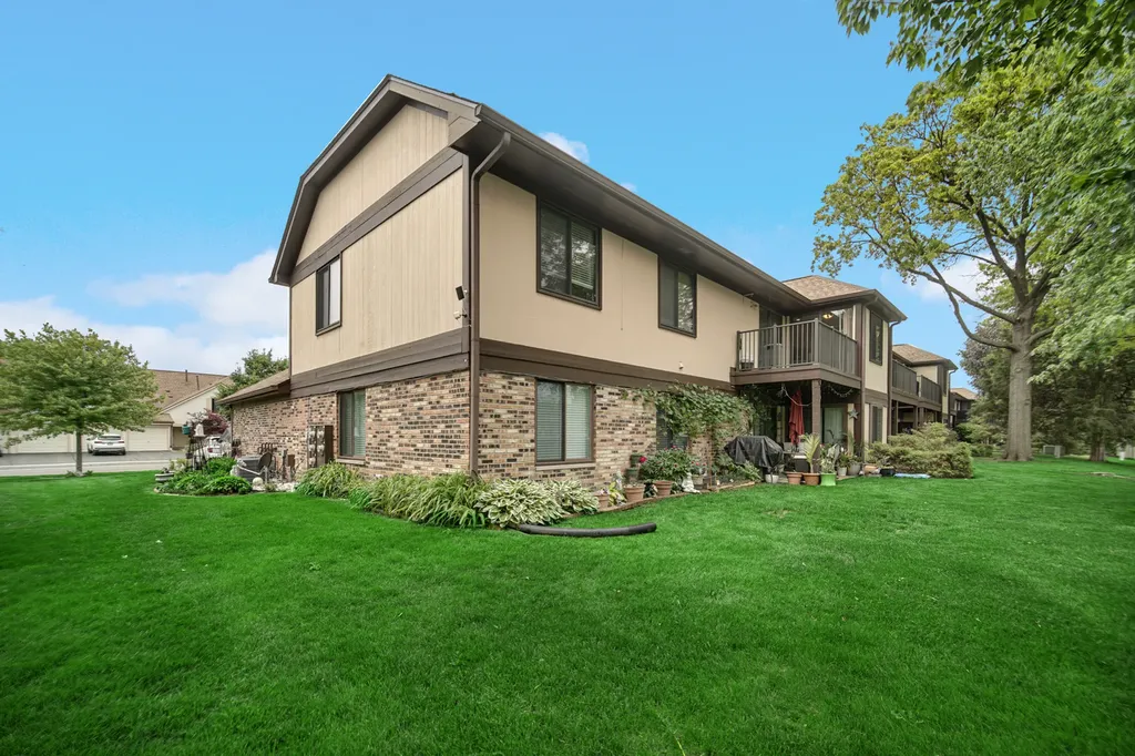 521 Cumberland Trail Roselle IL 60172