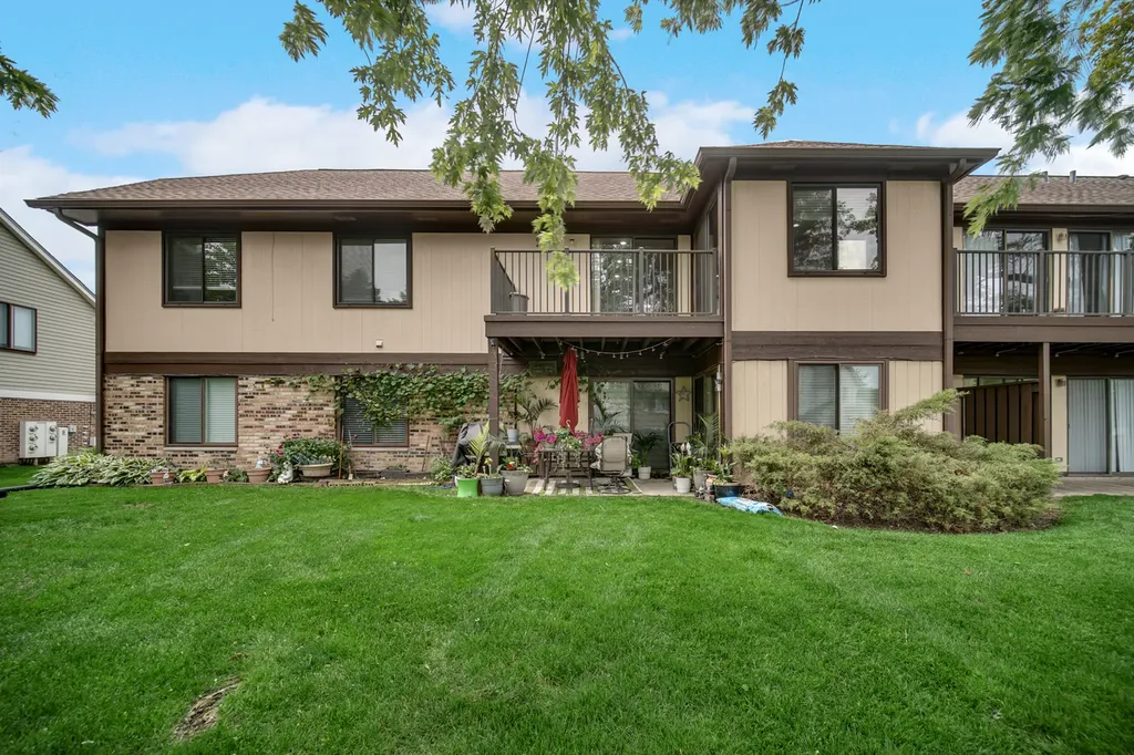 521 Cumberland Trail Roselle IL 60172