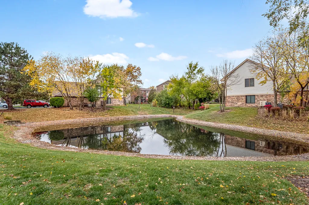 521 Cumberland Trail Roselle IL 60172