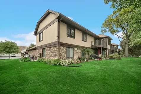 521 Cumberland Trail Roselle IL 60172