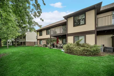 521 Cumberland Trail Roselle IL 60172