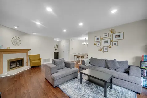 521 Cumberland Trail Roselle IL 60172