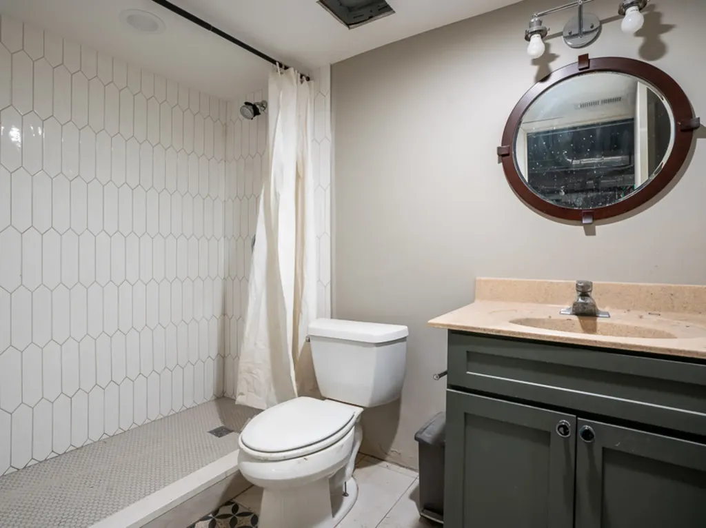 2370 North Elston Court Chicago IL 60614