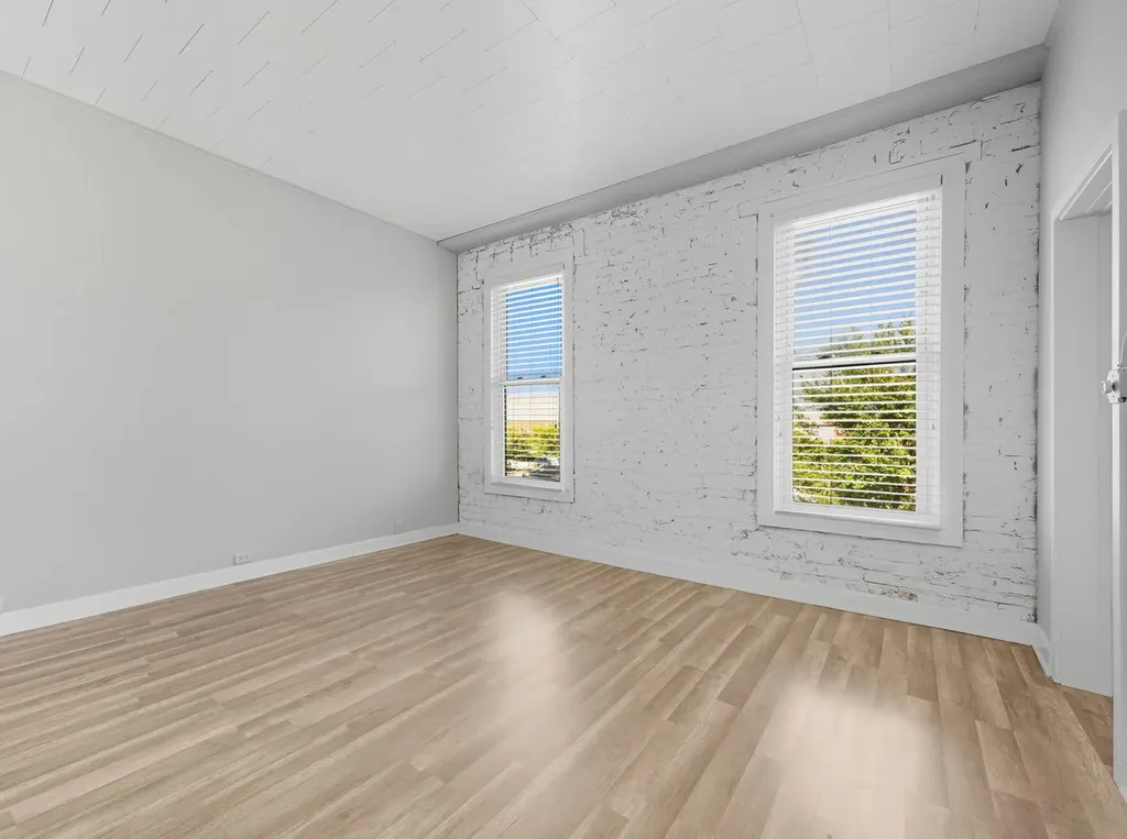 2370 North Elston Court Chicago IL 60614