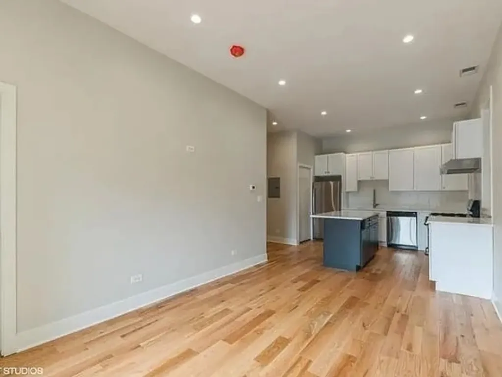 2370 North Elston Court Chicago IL 60614