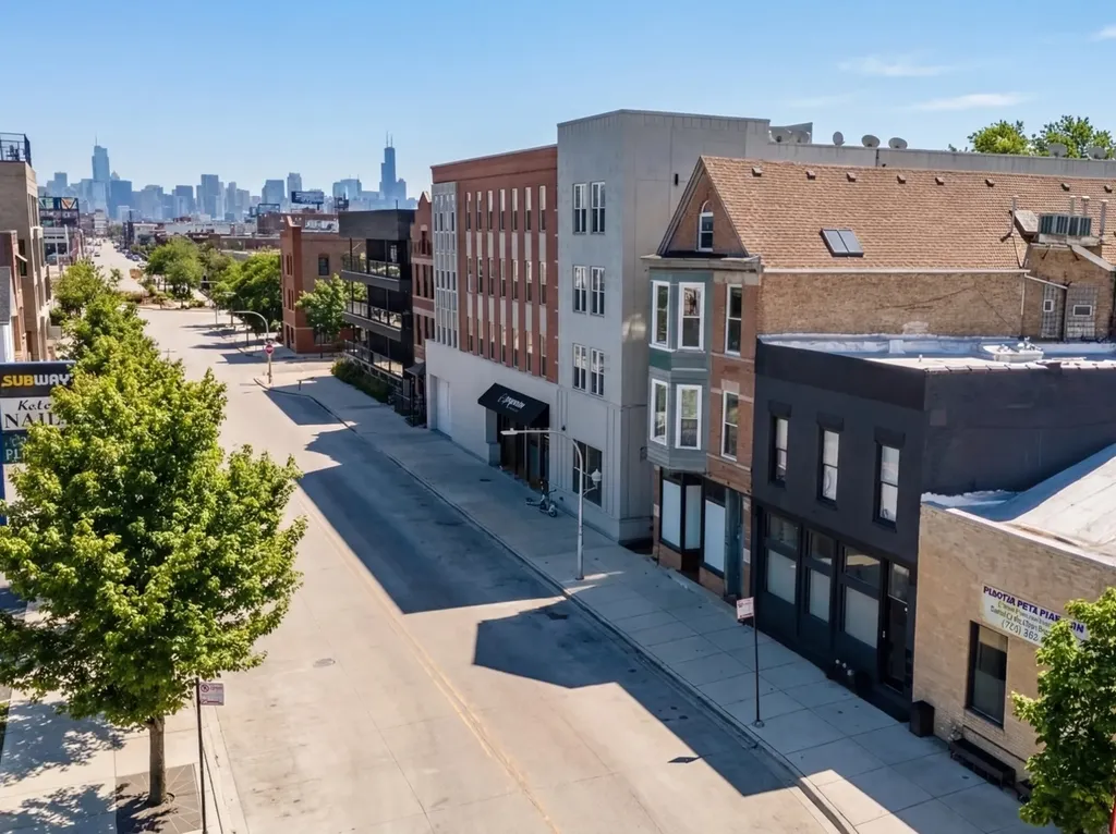 2370 North Elston Court Chicago IL 60614