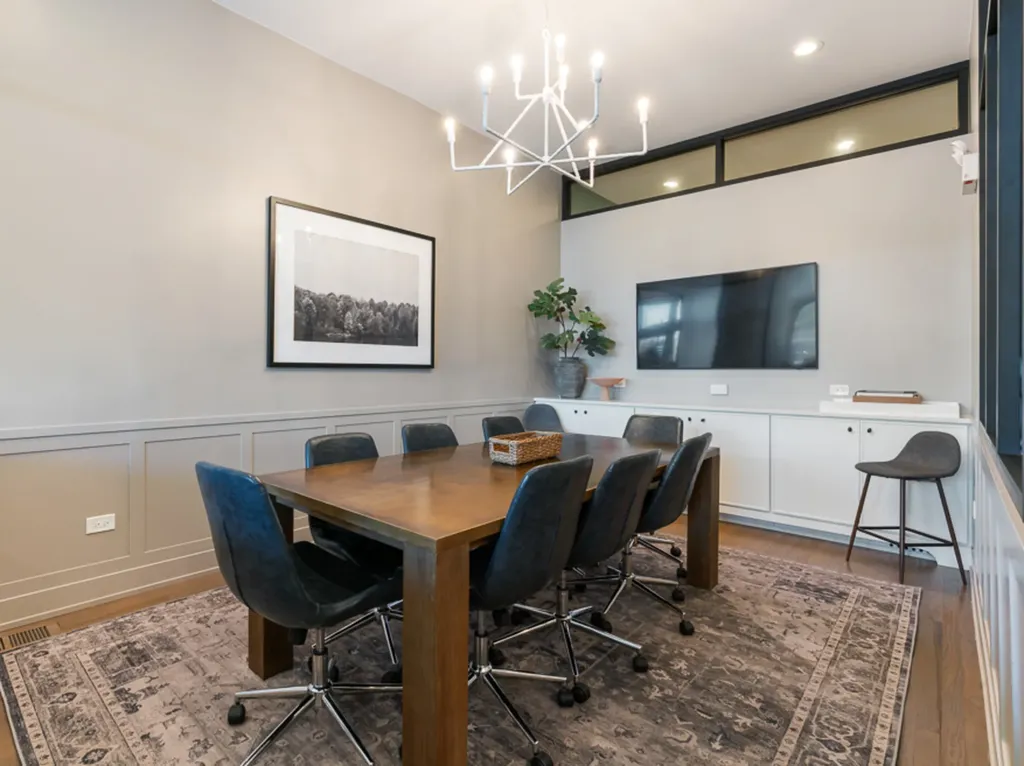 2370 North Elston Court Chicago IL 60614