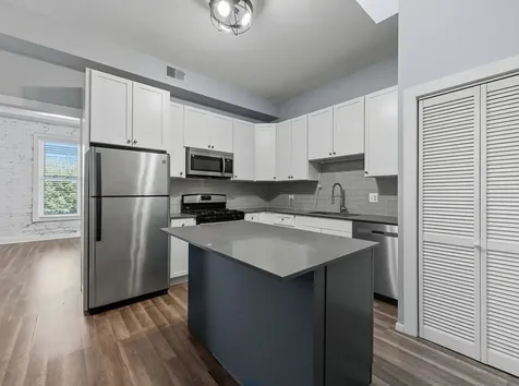 2370 North Elston Court Chicago IL 60614