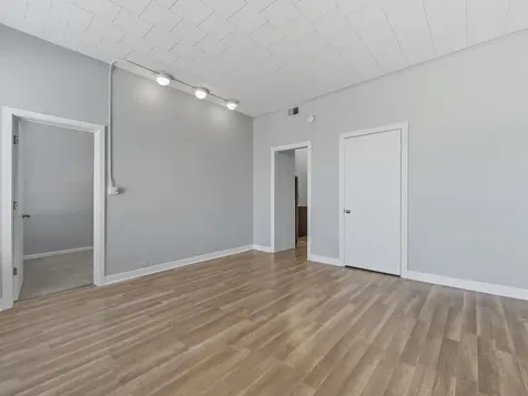 2370 North Elston Court Chicago IL 60614