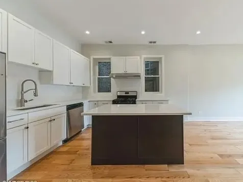 2370 North Elston Court Chicago IL 60614