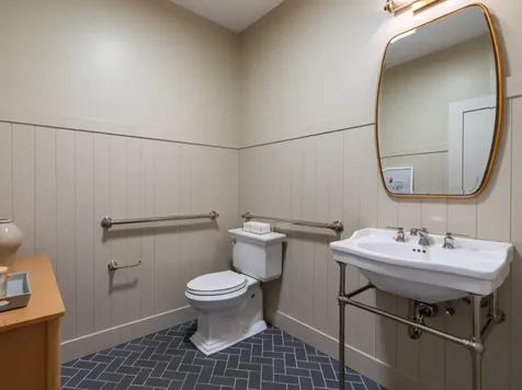 2370 North Elston Court Chicago IL 60614