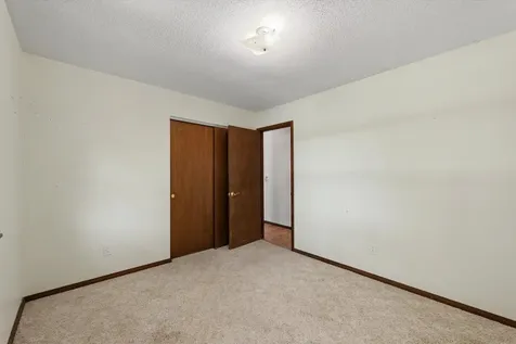 9 Dunlap Woods Sidney IL 61877