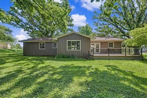 9 Dunlap Woods Sidney IL 61877