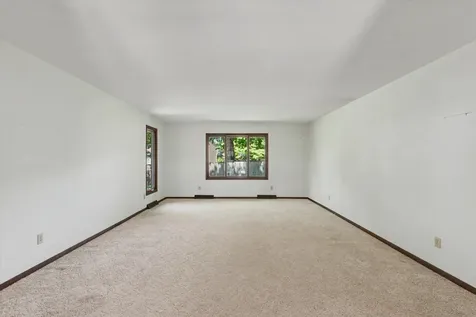 9 Dunlap Woods Sidney IL 61877