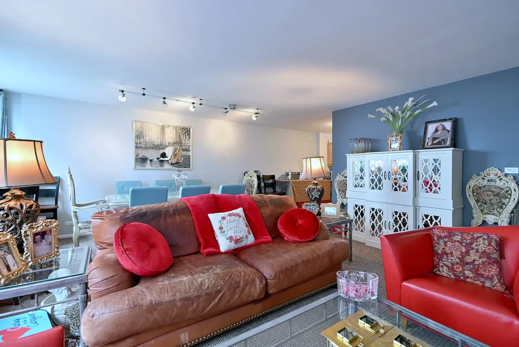 4250 North Marine Drive Chicago IL 60613