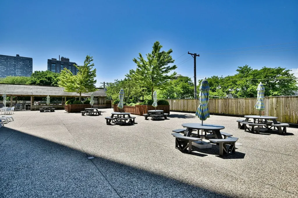 4250 North Marine Drive Chicago IL 60613