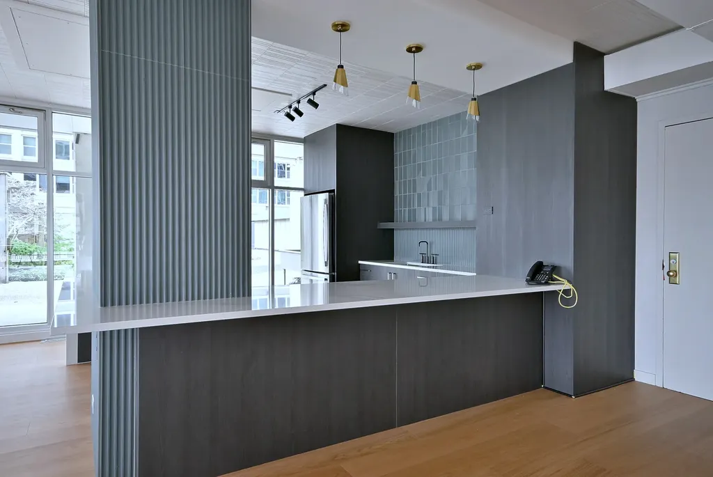 4250 North Marine Drive Chicago IL 60613