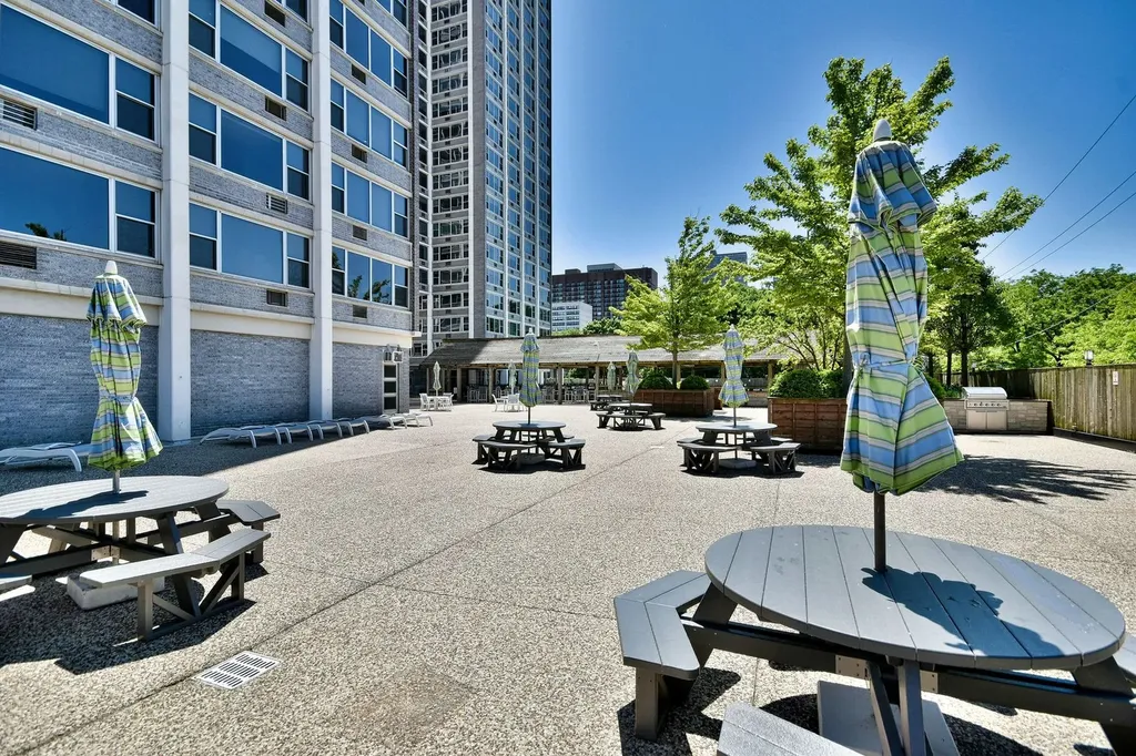 4250 North Marine Drive Chicago IL 60613