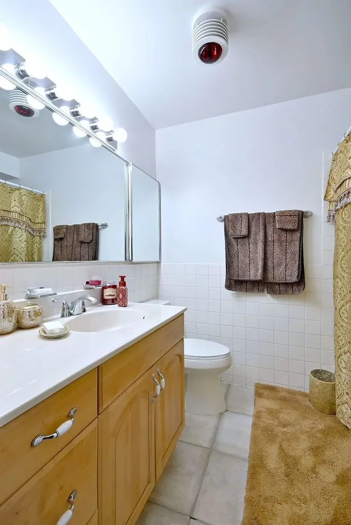 4250 North Marine Drive Chicago IL 60613
