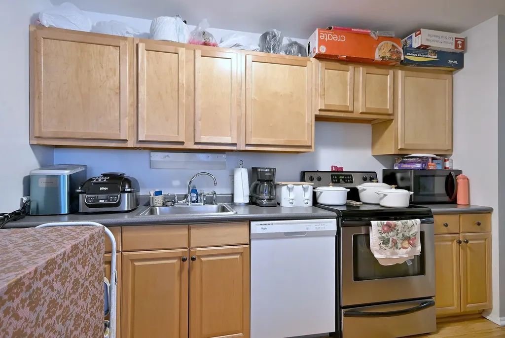 4250 North Marine Drive Chicago IL 60613