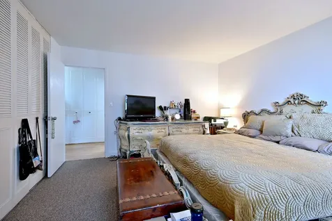 4250 North Marine Drive Chicago IL 60613