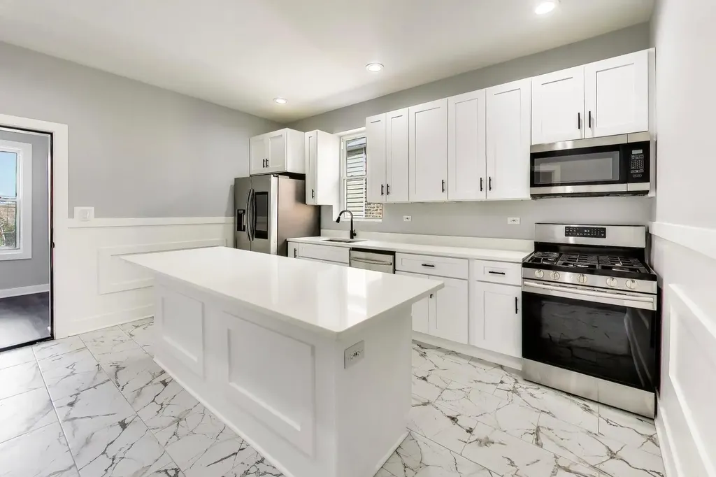 4318 West Cullerton Street Chicago IL 60623