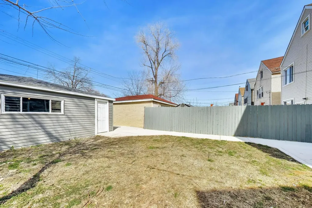 4318 West Cullerton Street Chicago IL 60623