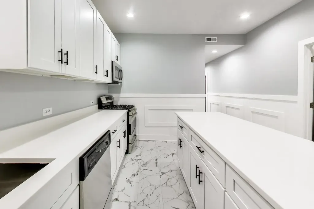 4318 West Cullerton Street Chicago IL 60623