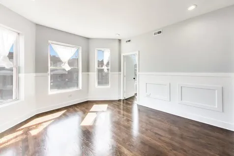 4318 West Cullerton Street Chicago IL 60623