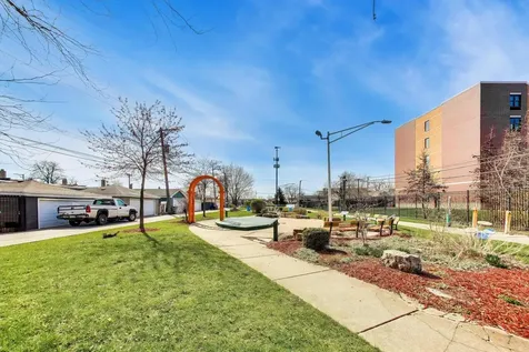 4318 West Cullerton Street Chicago IL 60623