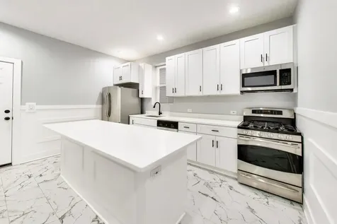 4318 West Cullerton Street Chicago IL 60623