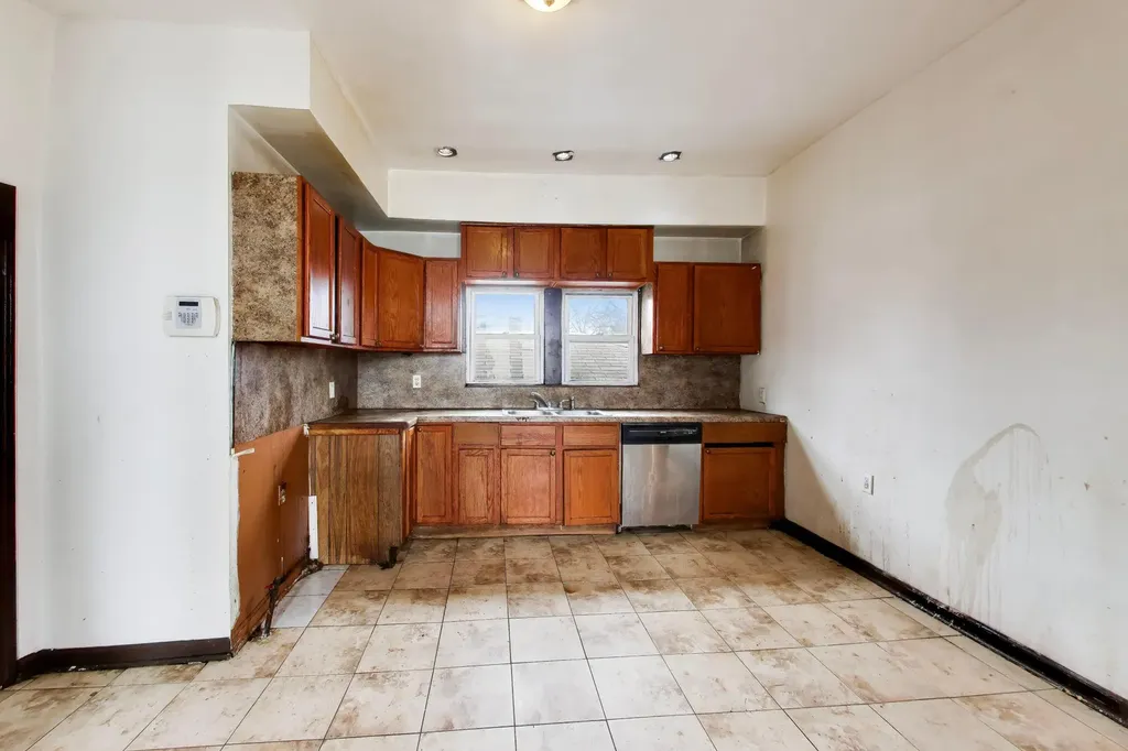 1649 North Latrobe Avenue Chicago IL 60639