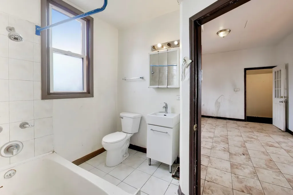 1649 North Latrobe Avenue Chicago IL 60639