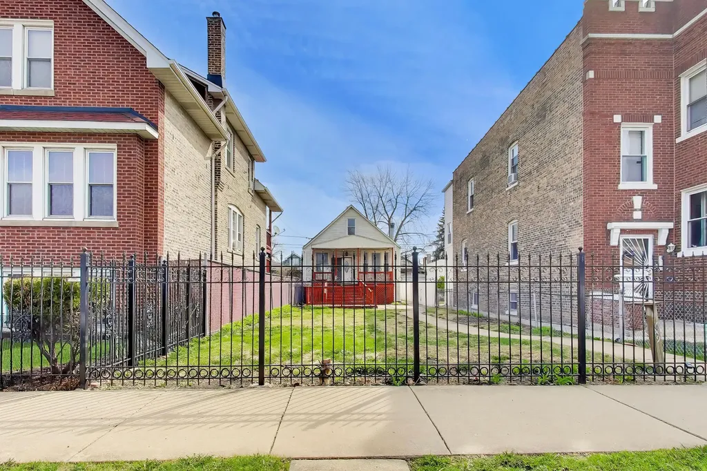 1649 North Latrobe Avenue Chicago IL 60639