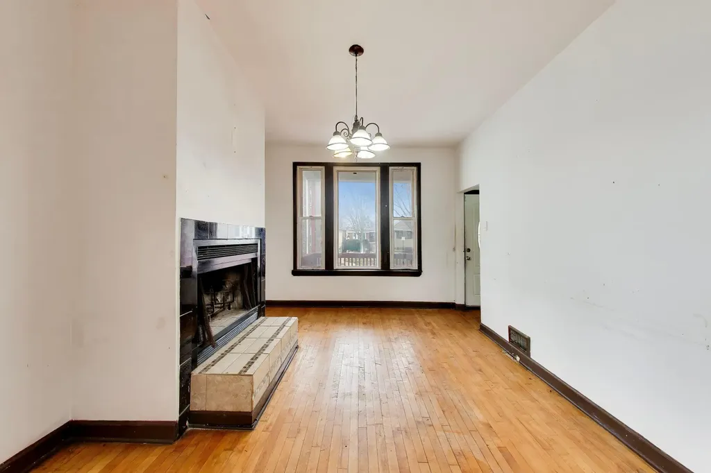 1649 North Latrobe Avenue Chicago IL 60639